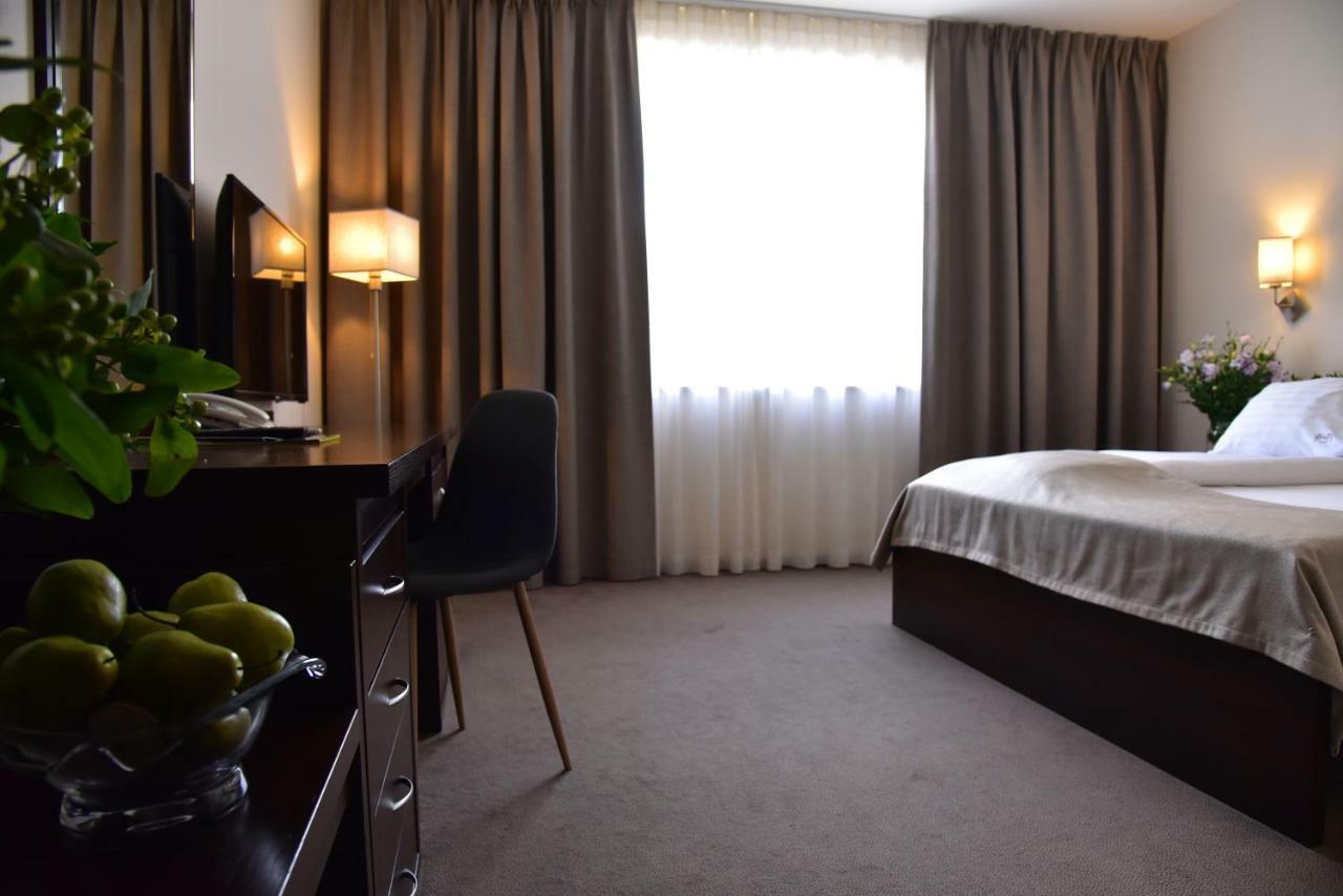 Hotel Hi-Fi Spa Nowy Tomysl Exterior photo